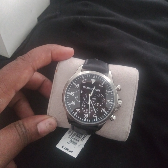 Men's Mk watch - Picture 3 of 4